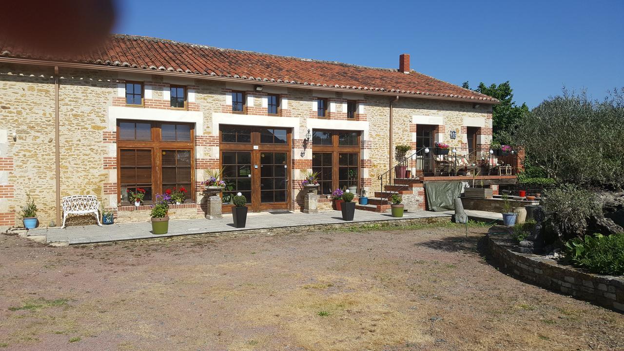 Le Patronage Villa Bazoges-en-Pareds Exterior photo