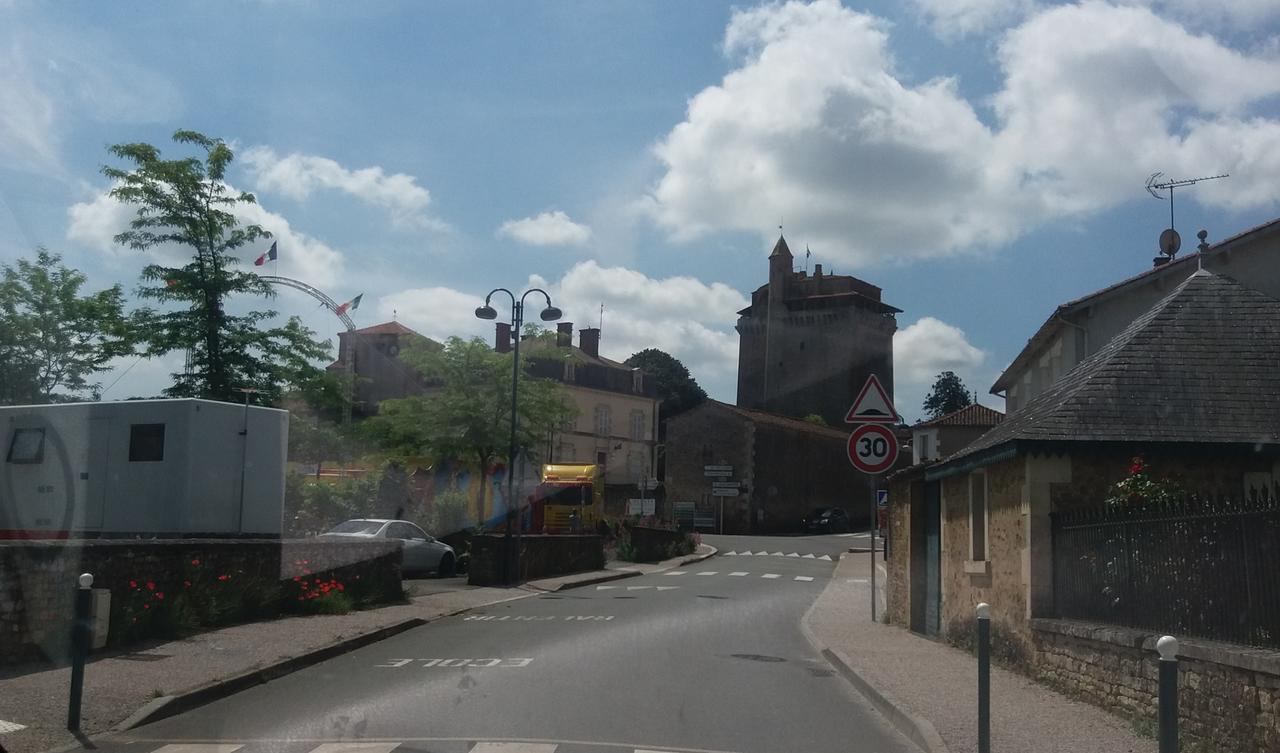 Le Patronage Villa Bazoges-en-Pareds Exterior photo